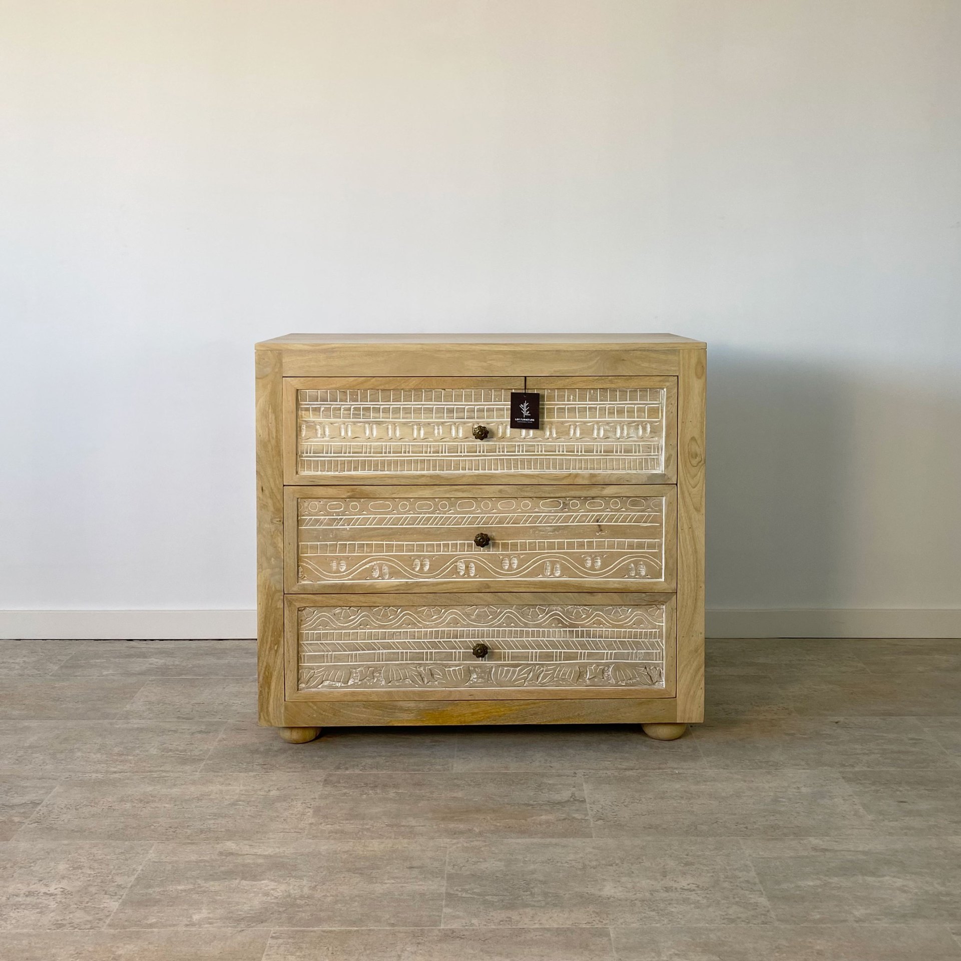 cómoda madera mango