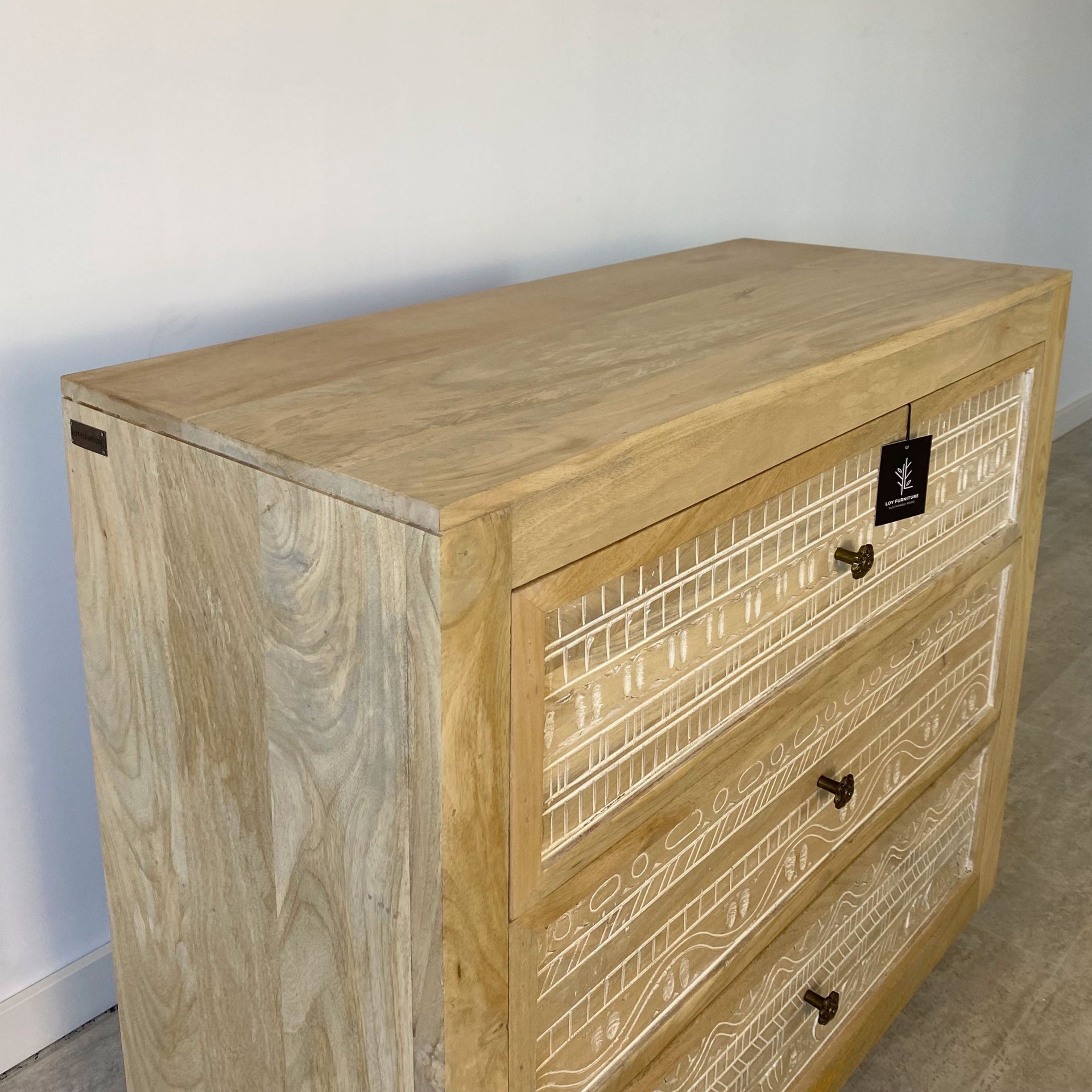 cómoda madera mango