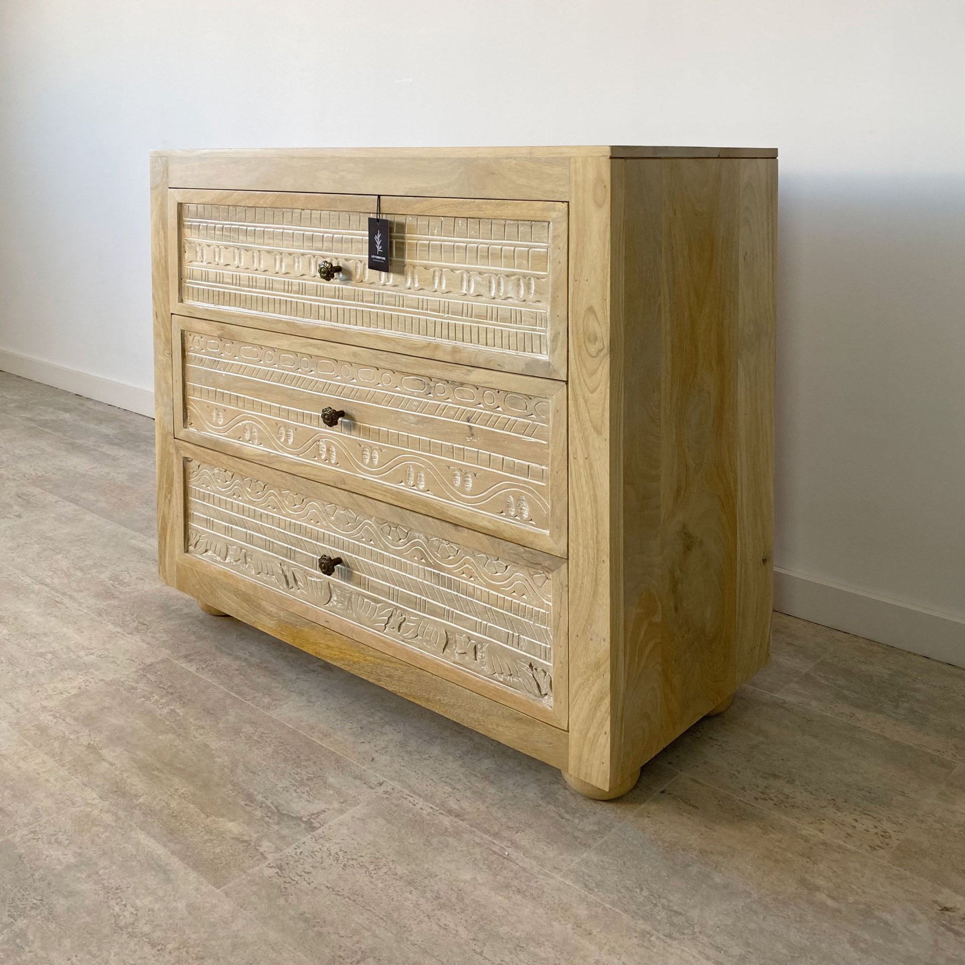 cómoda madera mango