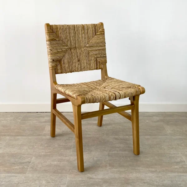 Pack de 2 sillas de comedor en madera de teca y asiento trenzado en color natural