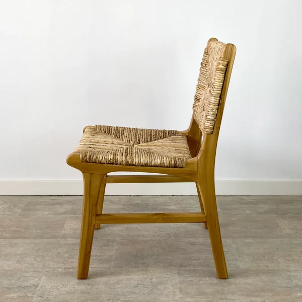 Pack de 2 sillas de comedor en madera de teca y asiento trenzado en color natural