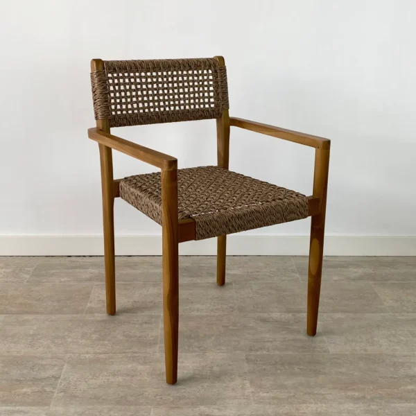 Pack de 2 sillas de comedor apilables en madera de teca y asiento trenzado en color marrón
