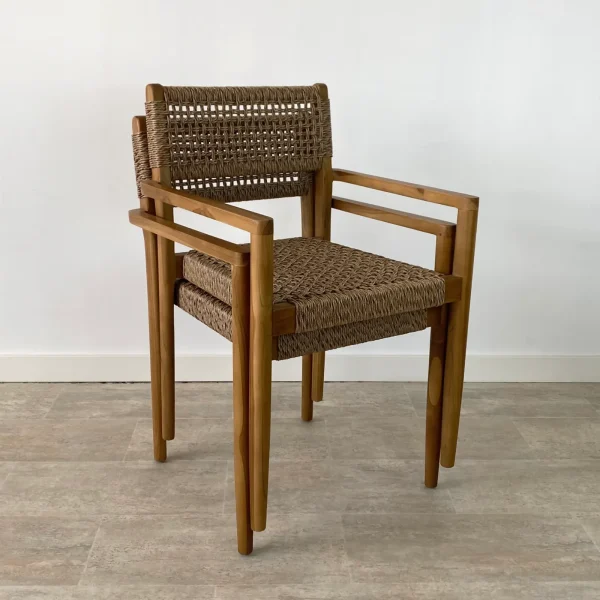 Pack de 2 sillas de comedor apilables en madera de teca y asiento trenzado en color marrón
